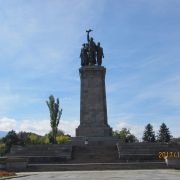 2017-BULGARIA-Sofia-Park-Statue